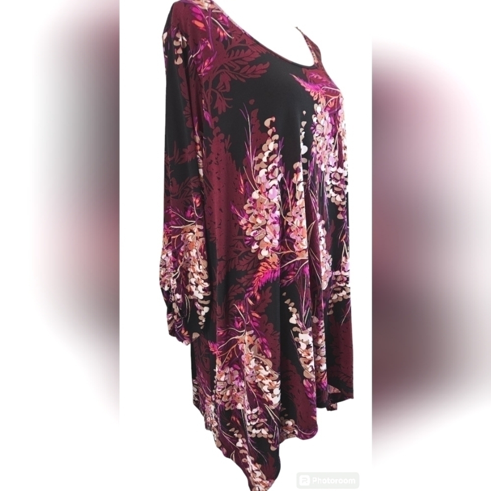 VIP BY AVENUE TUNIC SZ 22/24 PURPLE FLORAL - Picture 3 of 7